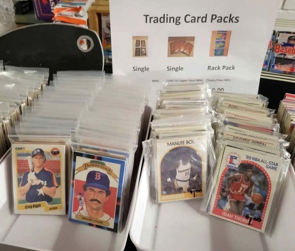 Various Sports Trading Card Lots - MLB, NBA, NFL - Pack of 20 cards